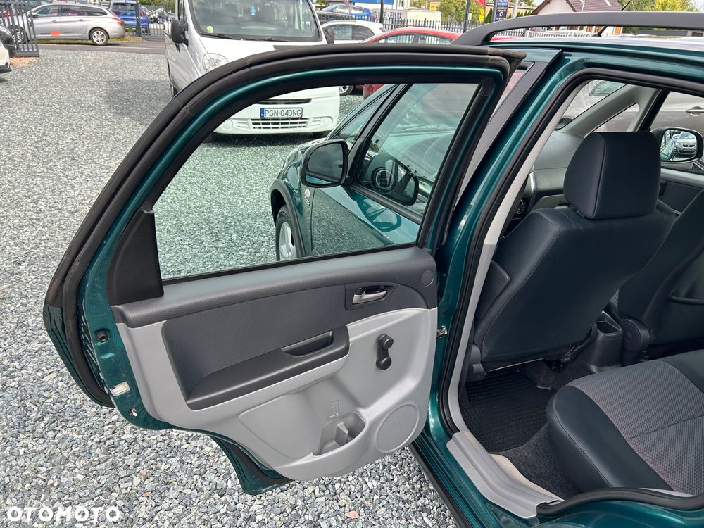 Suzuki SX4 1.9 DDiS DPF 4x4 Comfort - 17