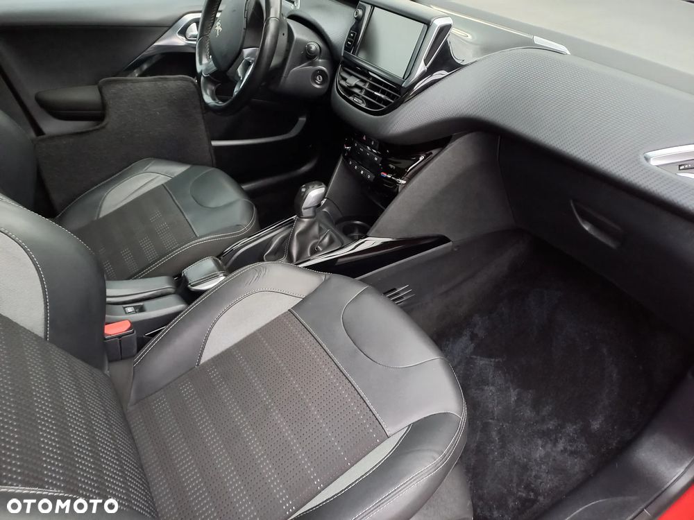 Peugeot 2008 1.2 Pure Tech Access EU6 - 23