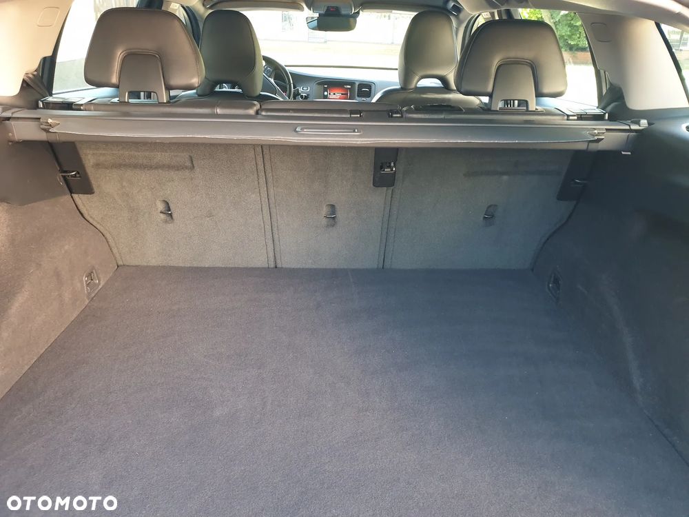 Volvo V60 D3 Geartronic Summum - 38