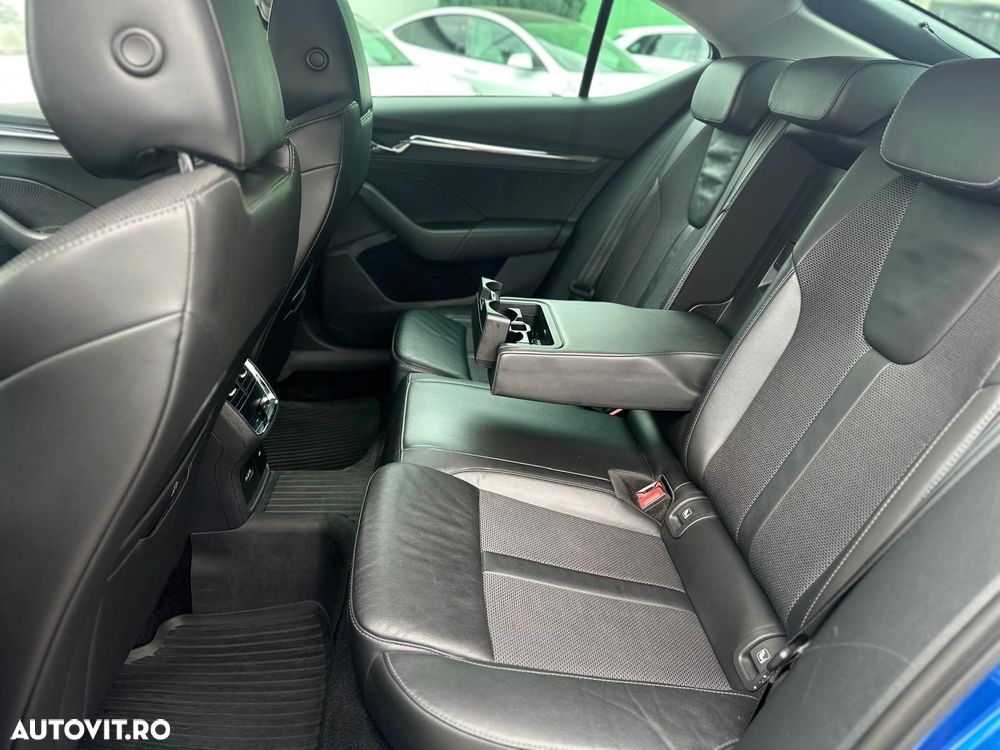 Skoda Octavia 2.0 TDI DSG Style - 27