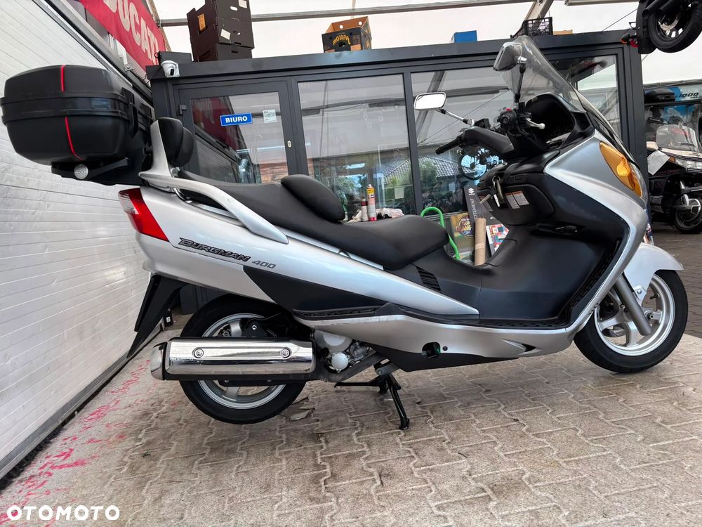 Suzuki Burgman - 16