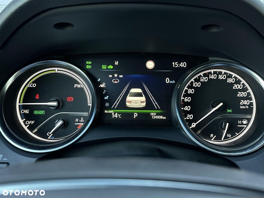 Toyota Camry 2.5 Hybrid Executive CVT - 17