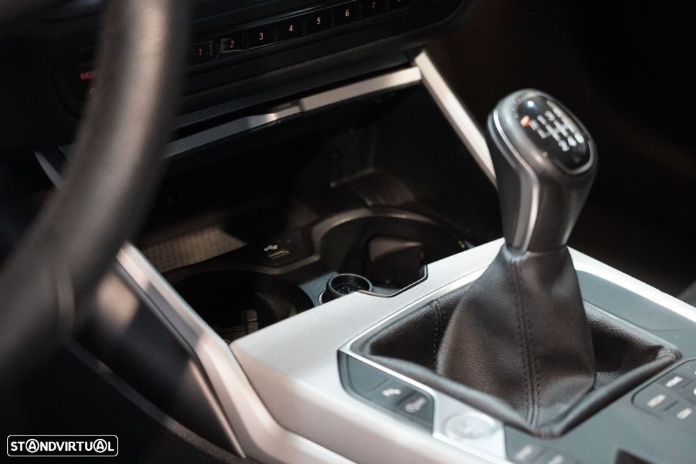 BMW 318 d Line Luxury - 13