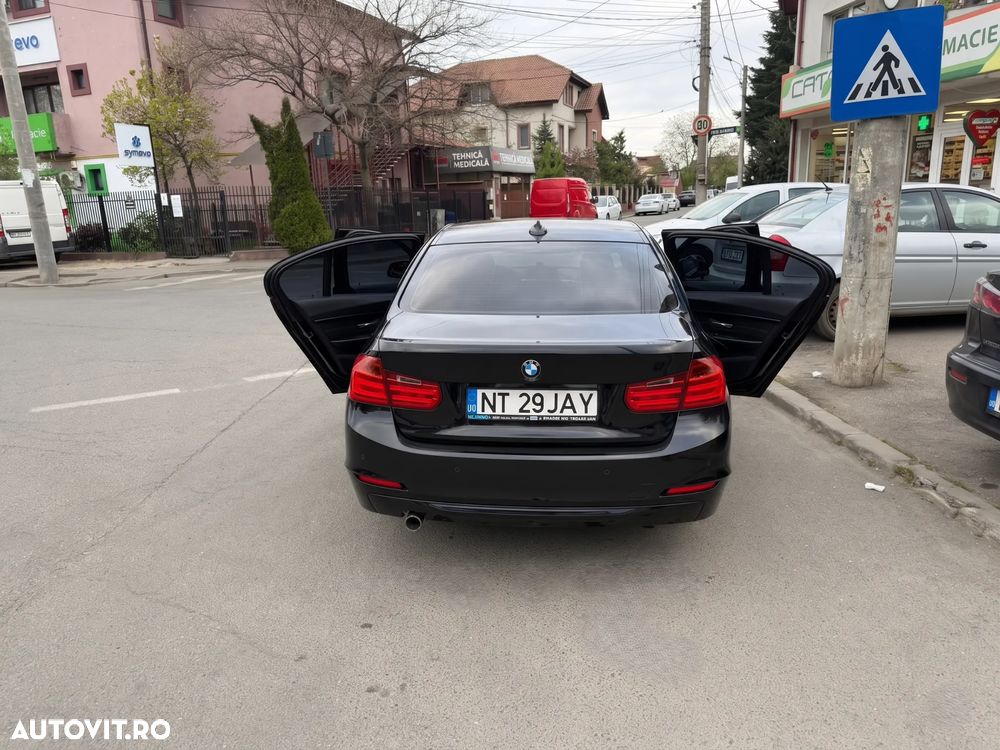 BMW Seria 3 320d Efficient Dynamic Edition Aut. Blue Performan Sport Line - 4