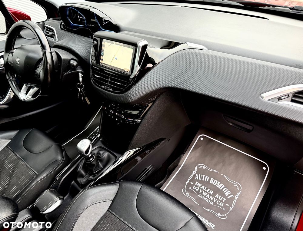 Peugeot 2008 1.6 BlueHDi Allure S&S - 32