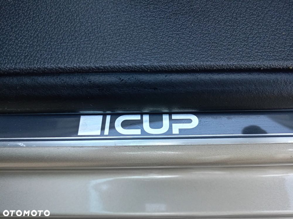 Volkswagen Touran 1.6 TDI DPF BlueMotion Technology Cup - 12