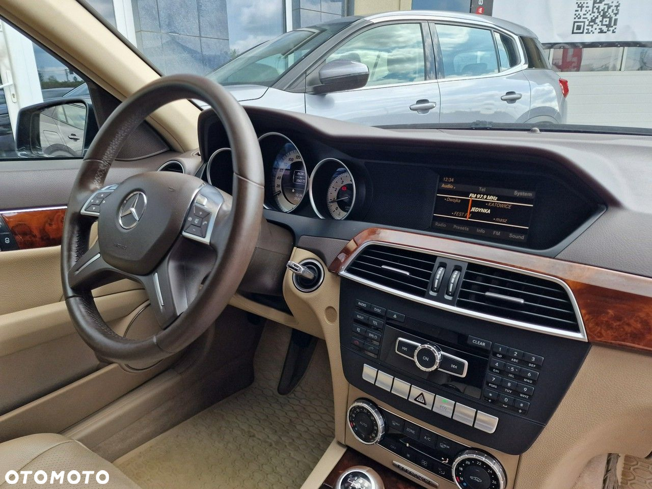 Mercedes-Benz Klasa C 180 CGI BlueEFFICIENCY Elegance - 25