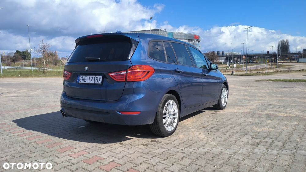 BMW Seria 2 216d - 6