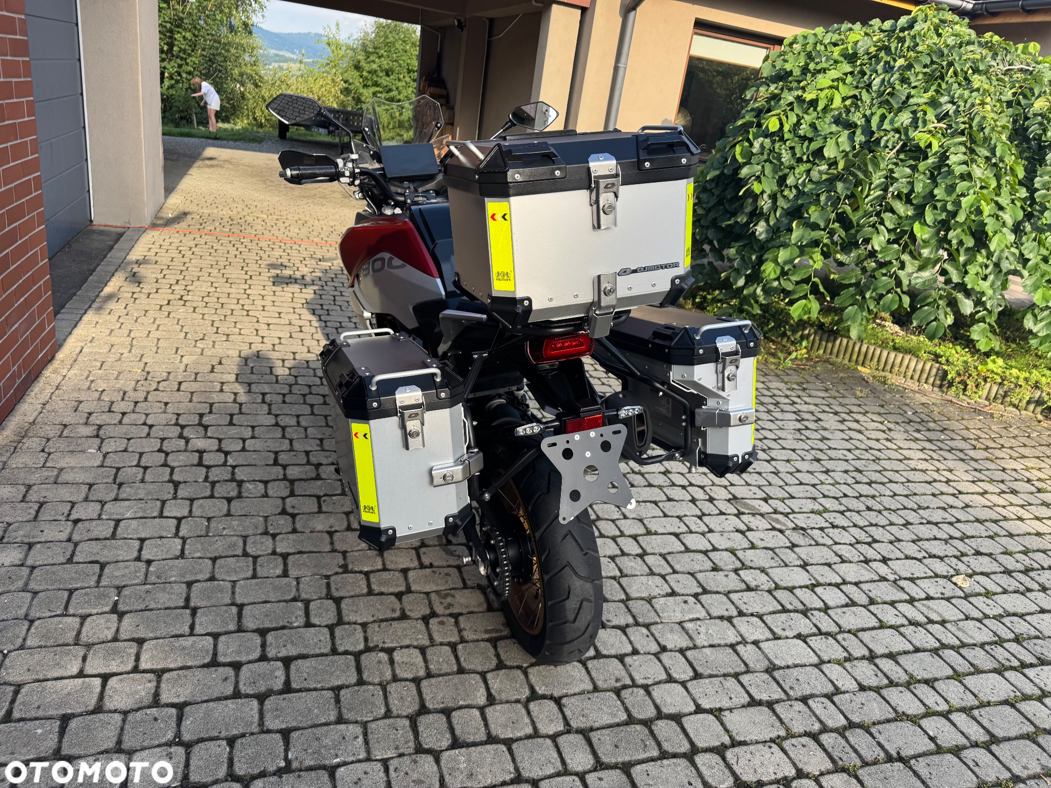QJMOTOR SRT 800SX - 14