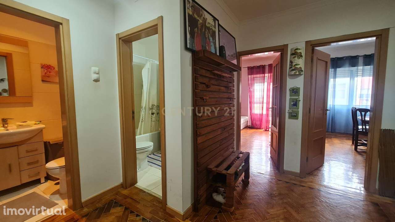 Apartamento T3 com 82m² na Amadora – Excelente Estado e Localização Pr - Grande imagem: 5/15