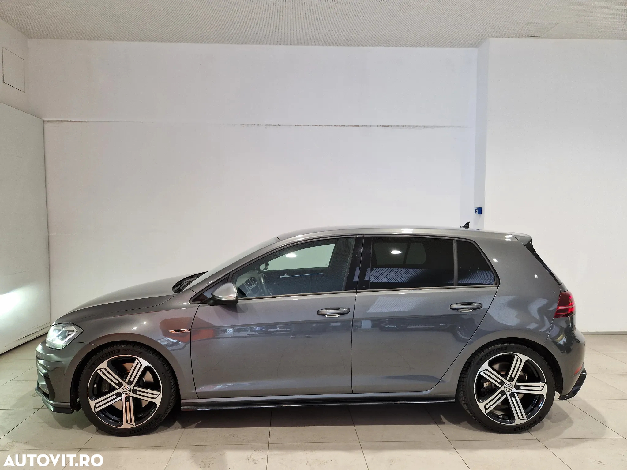 Volkswagen Golf 2.0 TSI DSG R - 2