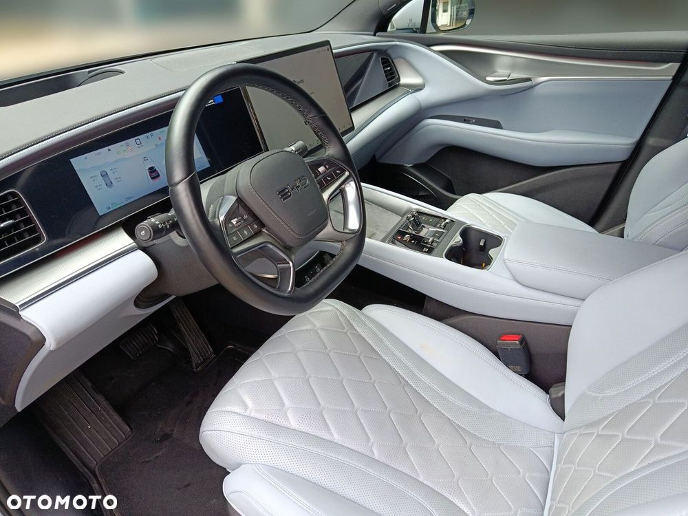 BYD Sealion 7 - 10