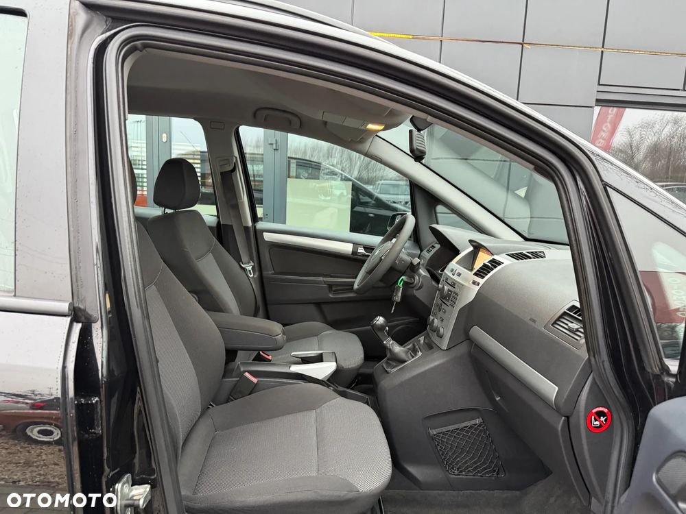 Opel Zafira 1.8 Cosmo - 25