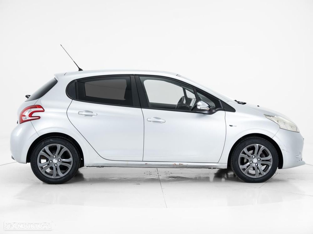 Peugeot 208 - 3