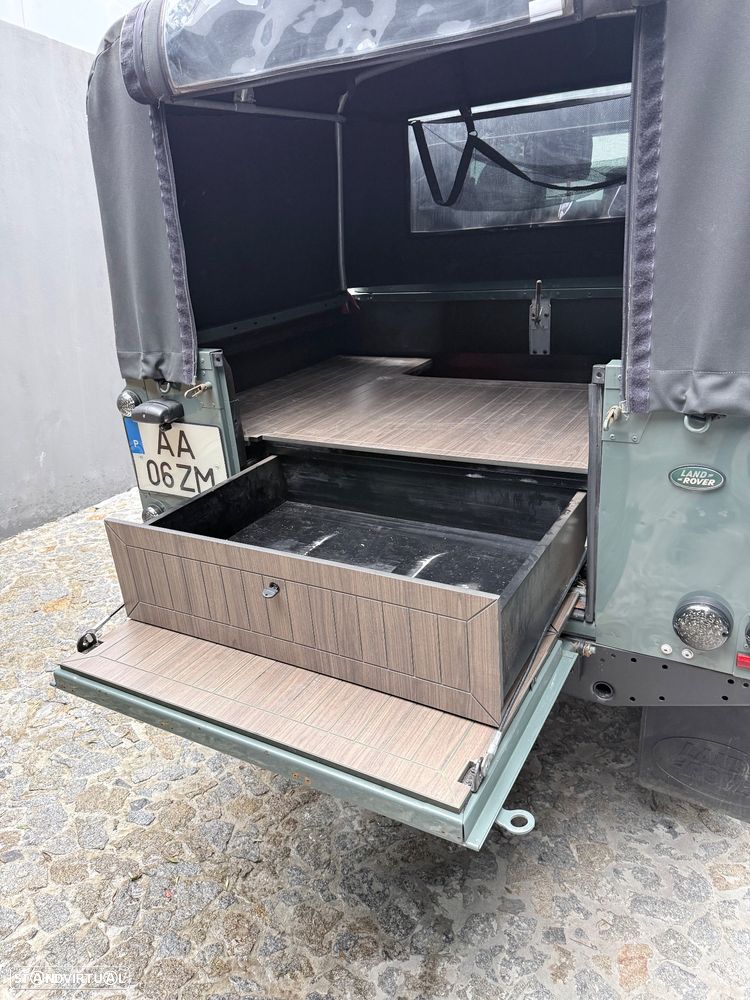 Land Rover Defender 110 DPF Crew Cab SE - 17