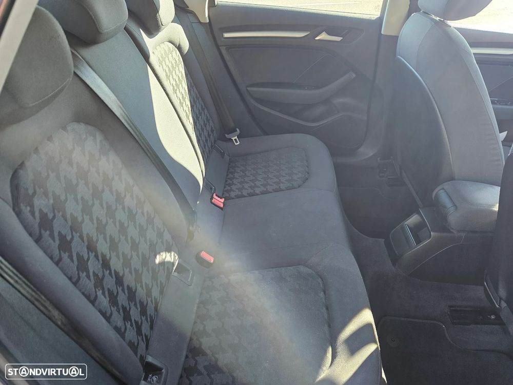 Audi A3 Sportback 2.0 TDI - 10
