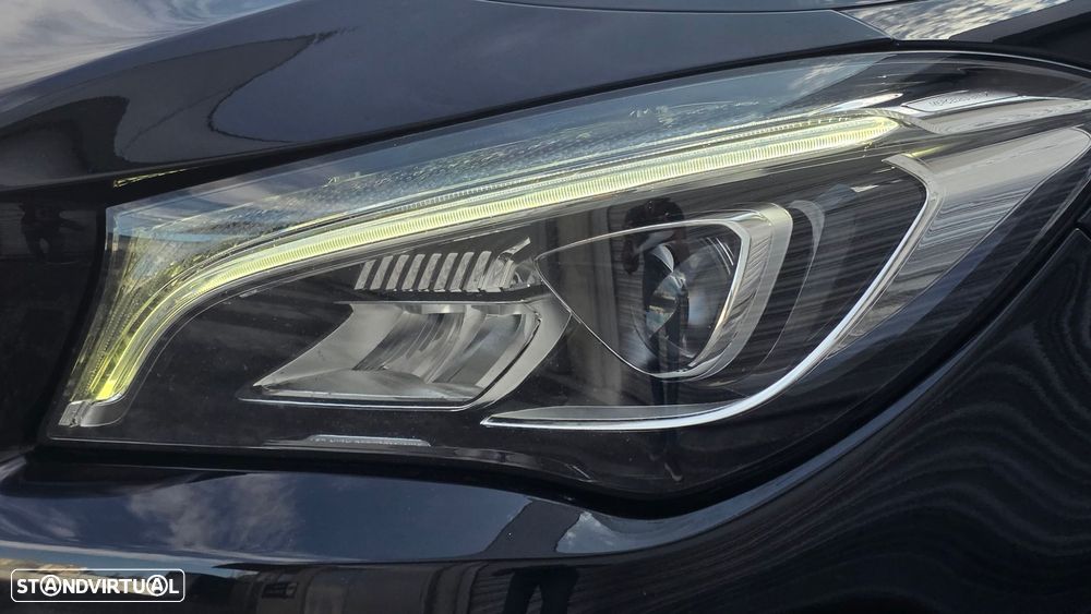 Mercedes-Benz CLA 45 AMG 4Matic Speedshift 7G-DCT Yellow Night Edition - 24