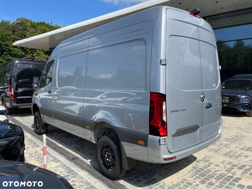 Mercedes-Benz Sprinter - 4