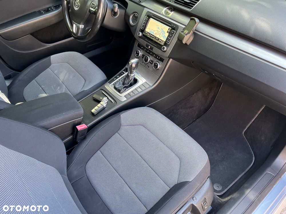 Volkswagen Passat Variant 2.0 Blue TDI DSG SCR Comfortline - 22