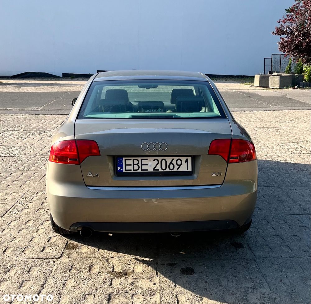 Audi A4 Limousine - 3