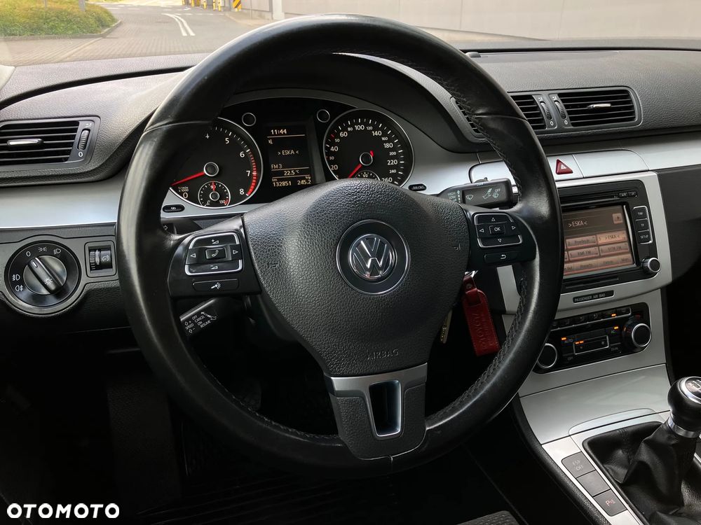 Volkswagen Passat 1.4 TSI Comfortline R-Style - 28