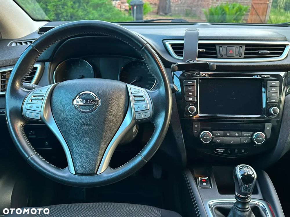 Nissan Qashqai 1.2 DIG-T N-Connecta EU6 - 10