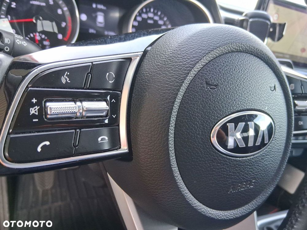 Kia Ceed - 24