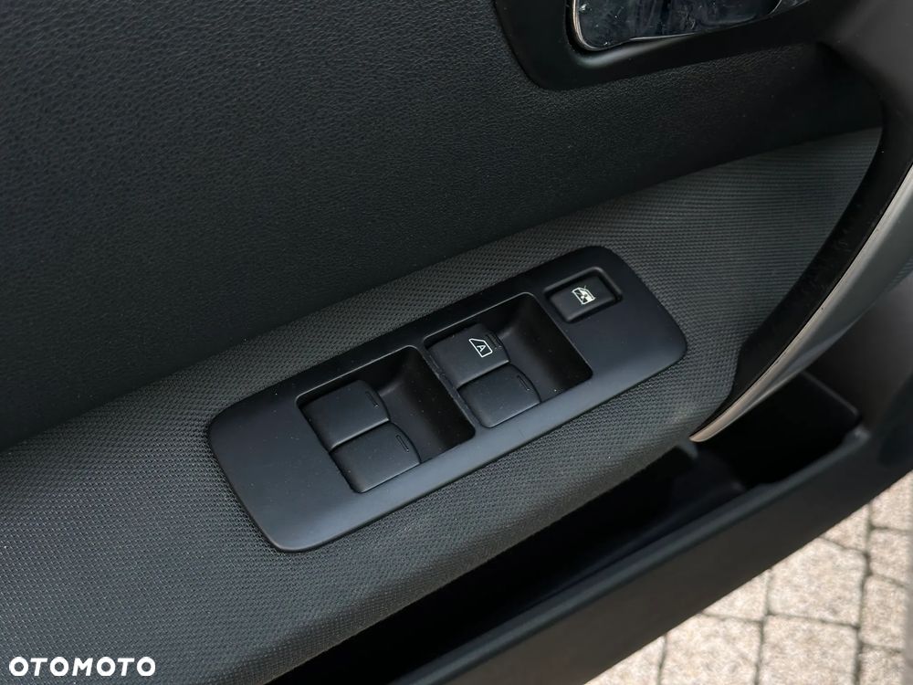 Nissan Qashqai 2.0 4 x 4 tekna - 11