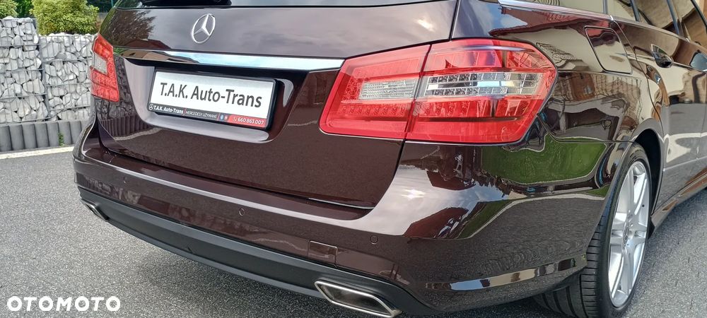 Mercedes-Benz Klasa E 300 CDI DPF BlueEFFICIENCY 7G-TRONIC Avantgarde - 21