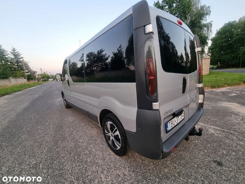 Opel Vivaro L2H1 2.9t - 15