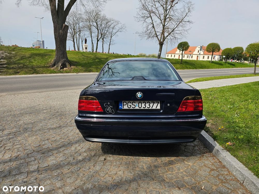 BMW Seria 7 728i L - 7