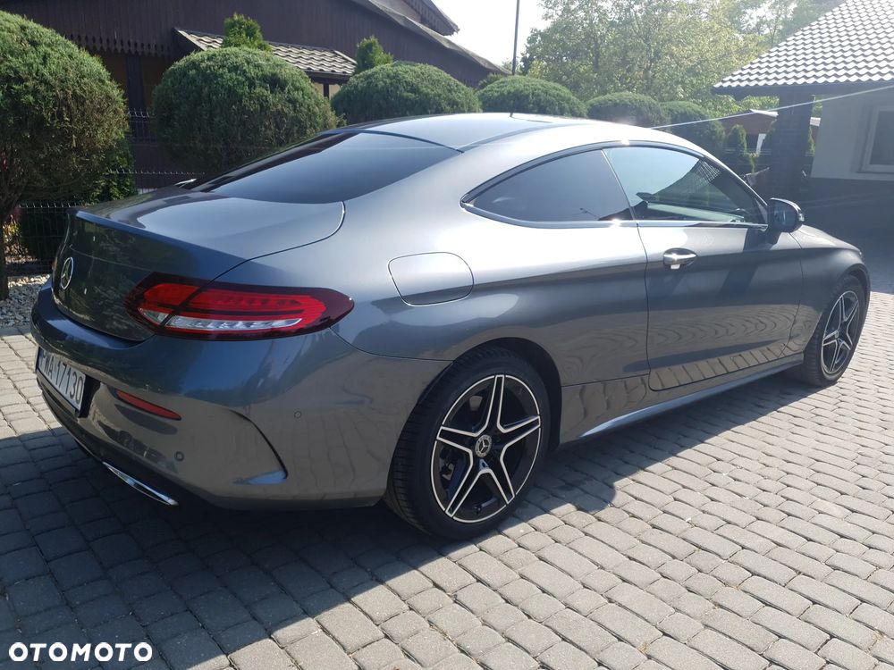 Mercedes-Benz Klasa C 220 d Coupe 4Matic 9G-TRONIC AMG Line - 3