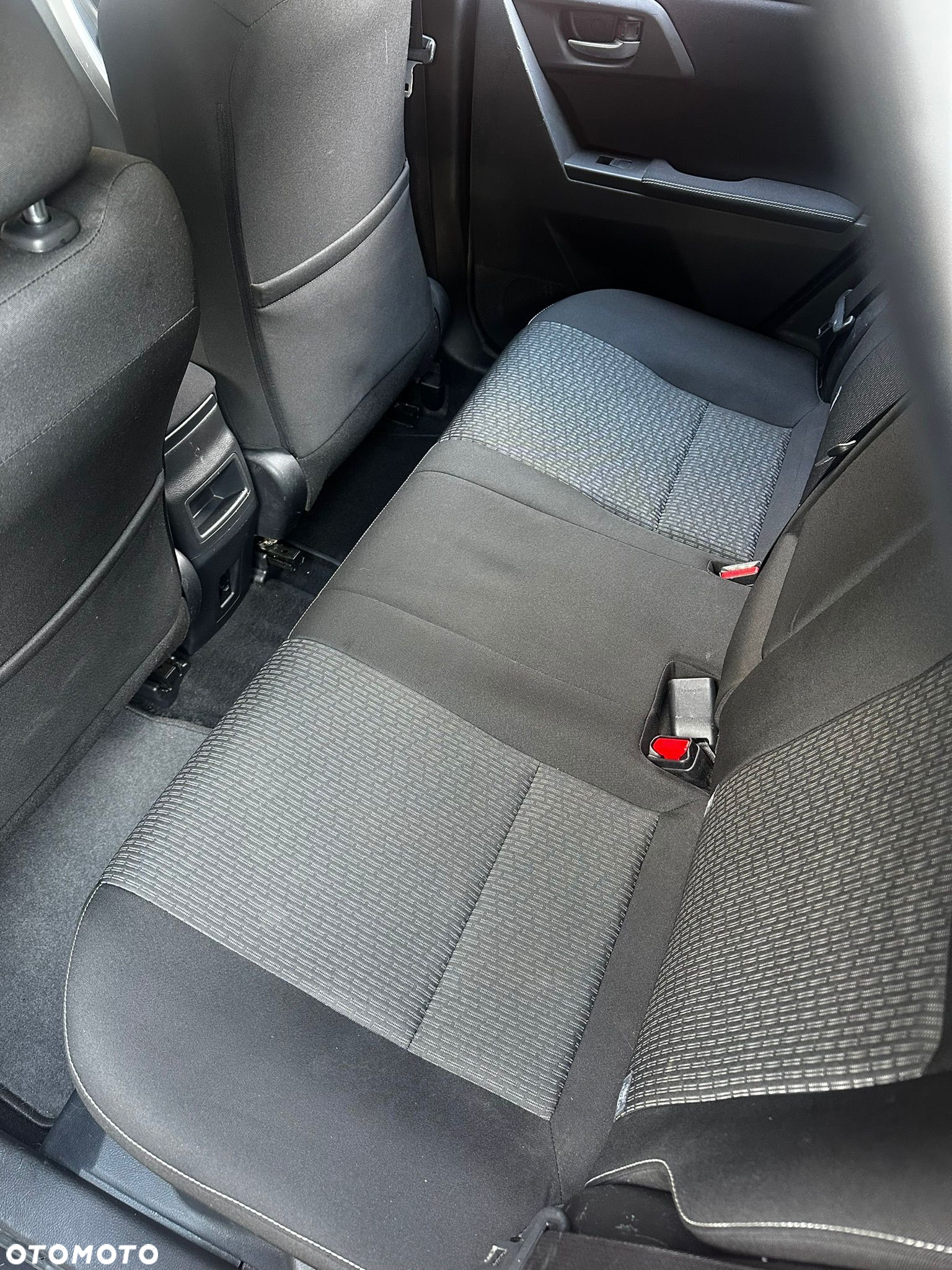 Toyota Auris 1.8 VVT-i Hybrid Automatik Touring Sports Edition - 13