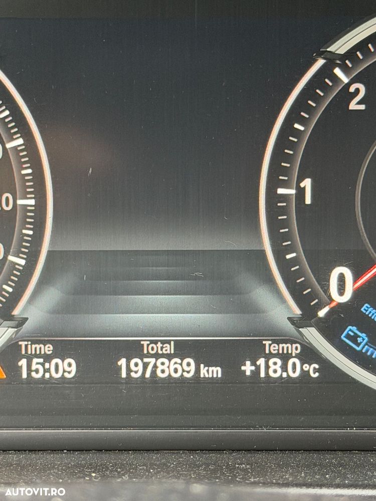 BMW Seria 5 520d xDrive AT - 9