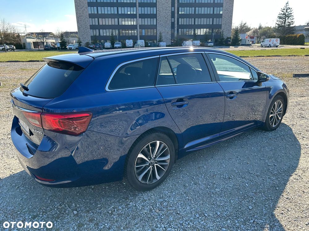 Toyota Avensis 2.0 D-4D Premium - 2