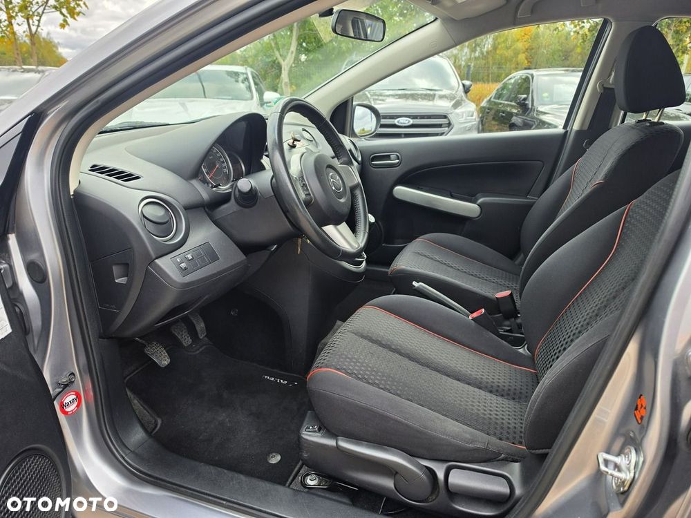 Mazda 2 - 30