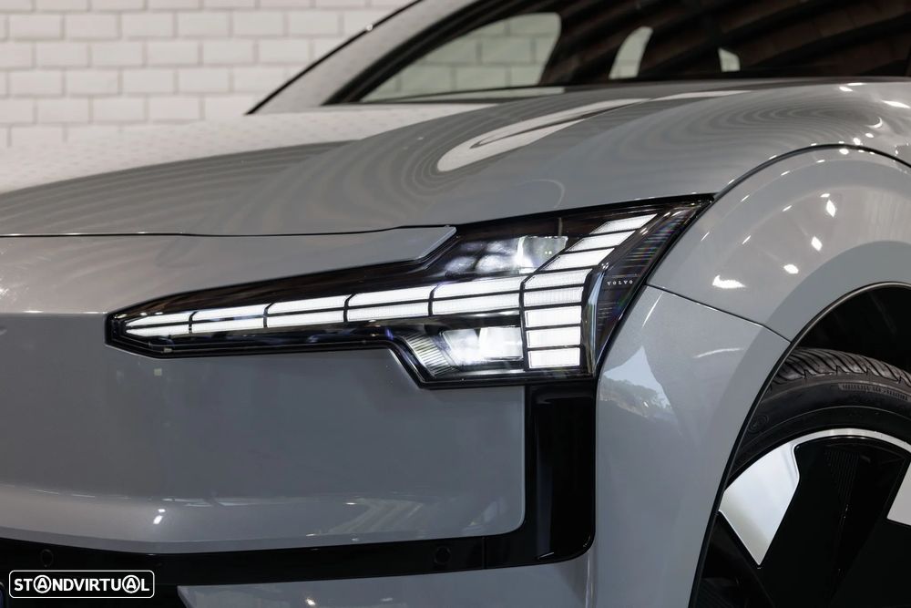 Volvo EX30 69 kWh Single Motor Extended Range Plus - 4