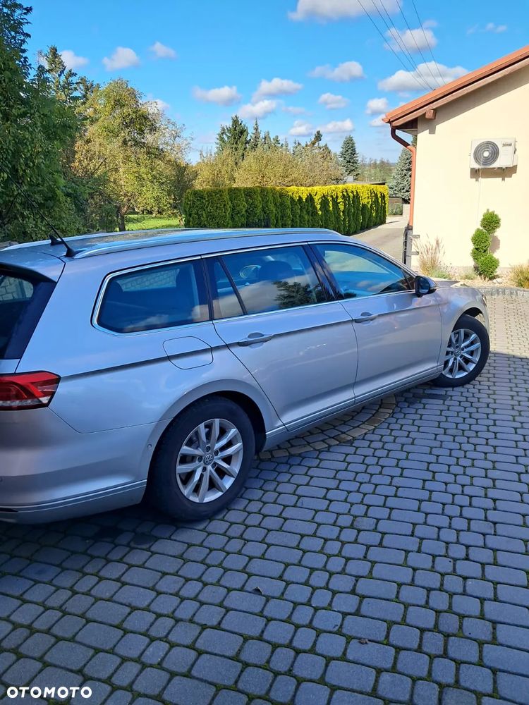 Volkswagen Passat - 4
