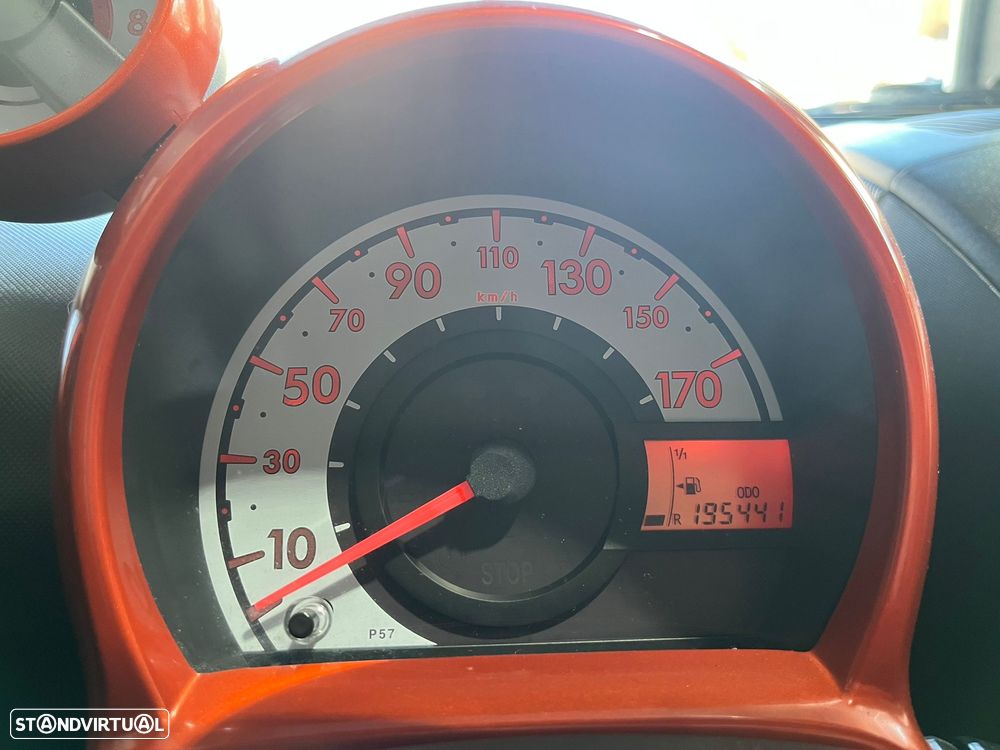 Toyota Aygo 1.0 + Sport Pack VSC - 23