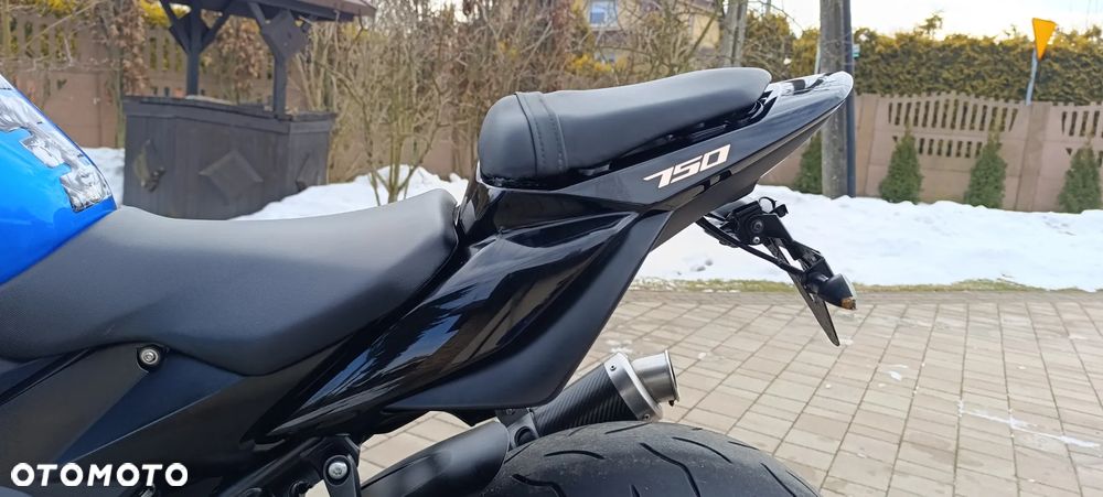 Suzuki GSR - 34