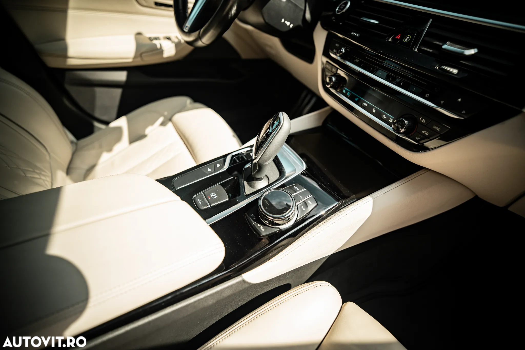 BMW Seria 5 540i xDrive AT - 17