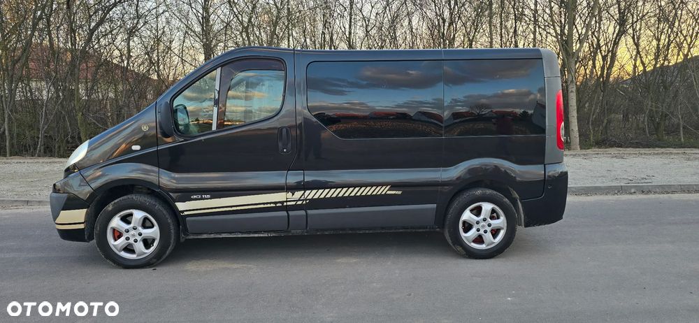 Renault Trafic Grand Passenger Black Edition - 6