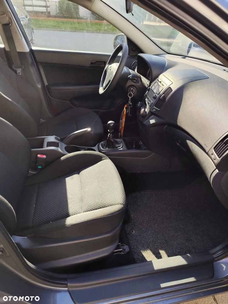 Hyundai i30 1.4 Classic + - 8