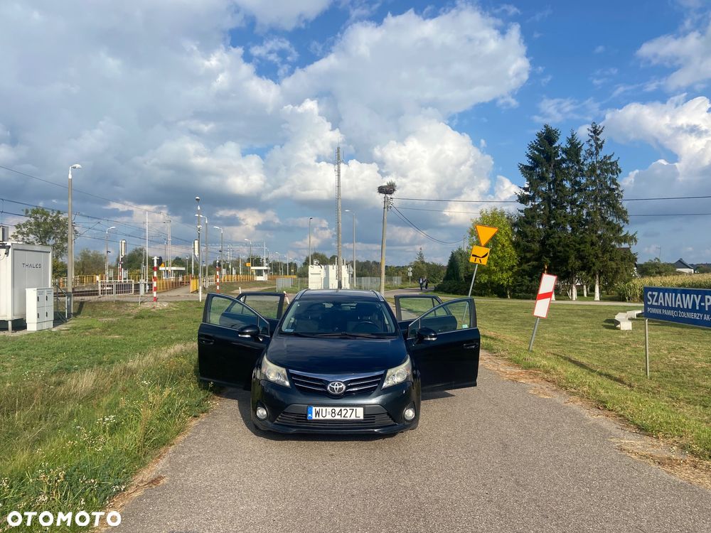 Toyota Avensis 2.0 D-4D Active - 3