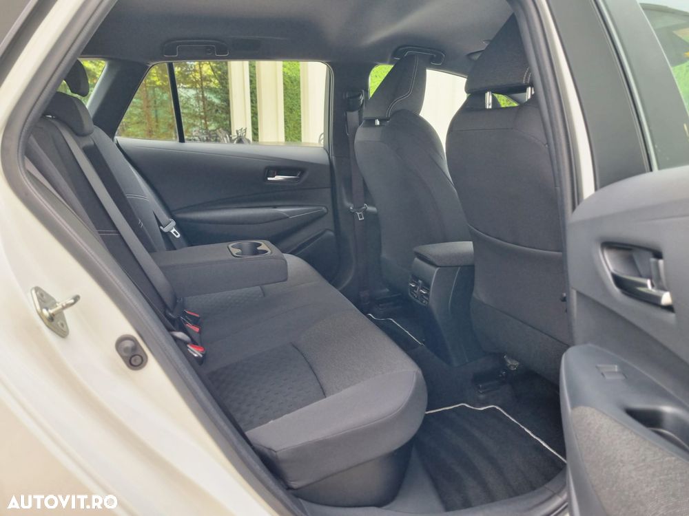 Toyota Corolla 1.8 Business Edition - 16