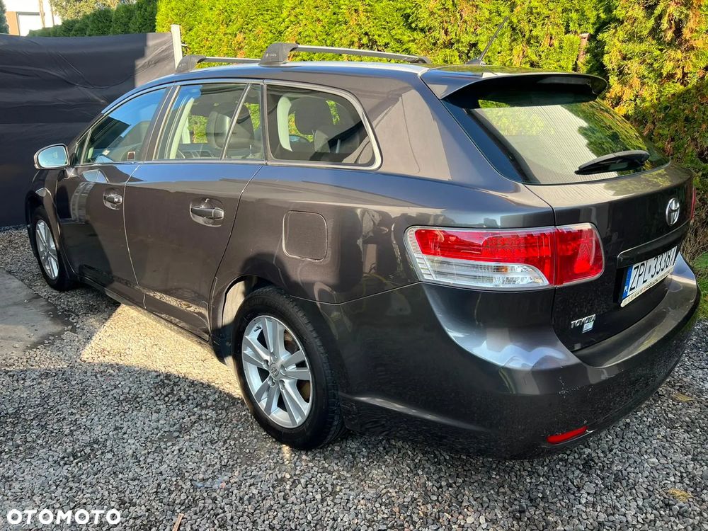 Toyota Avensis 1.8 Sol - 6