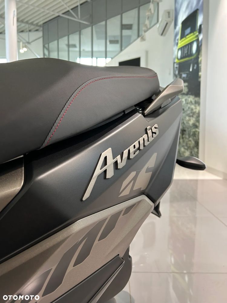 Suzuki Avenis - 8