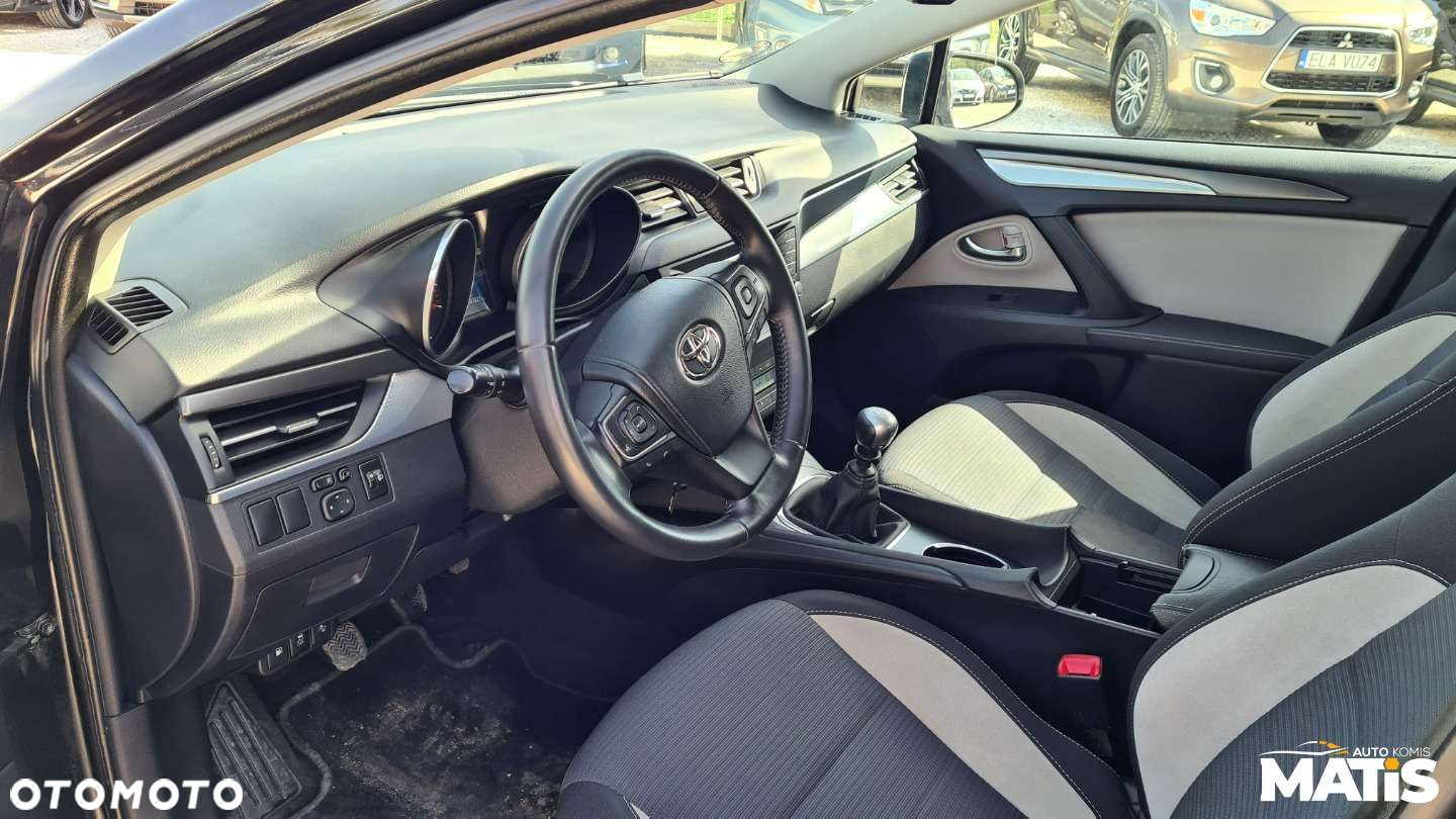 Toyota Avensis - 38