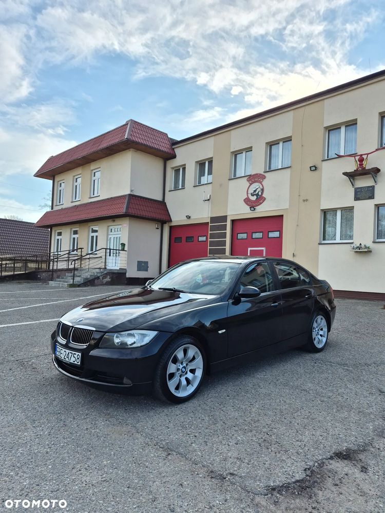 BMW Seria 3 320i - 1