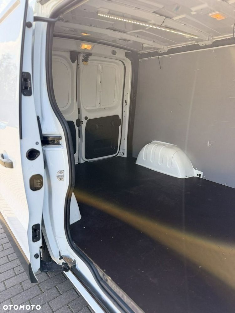 Opel Vivaro - 15